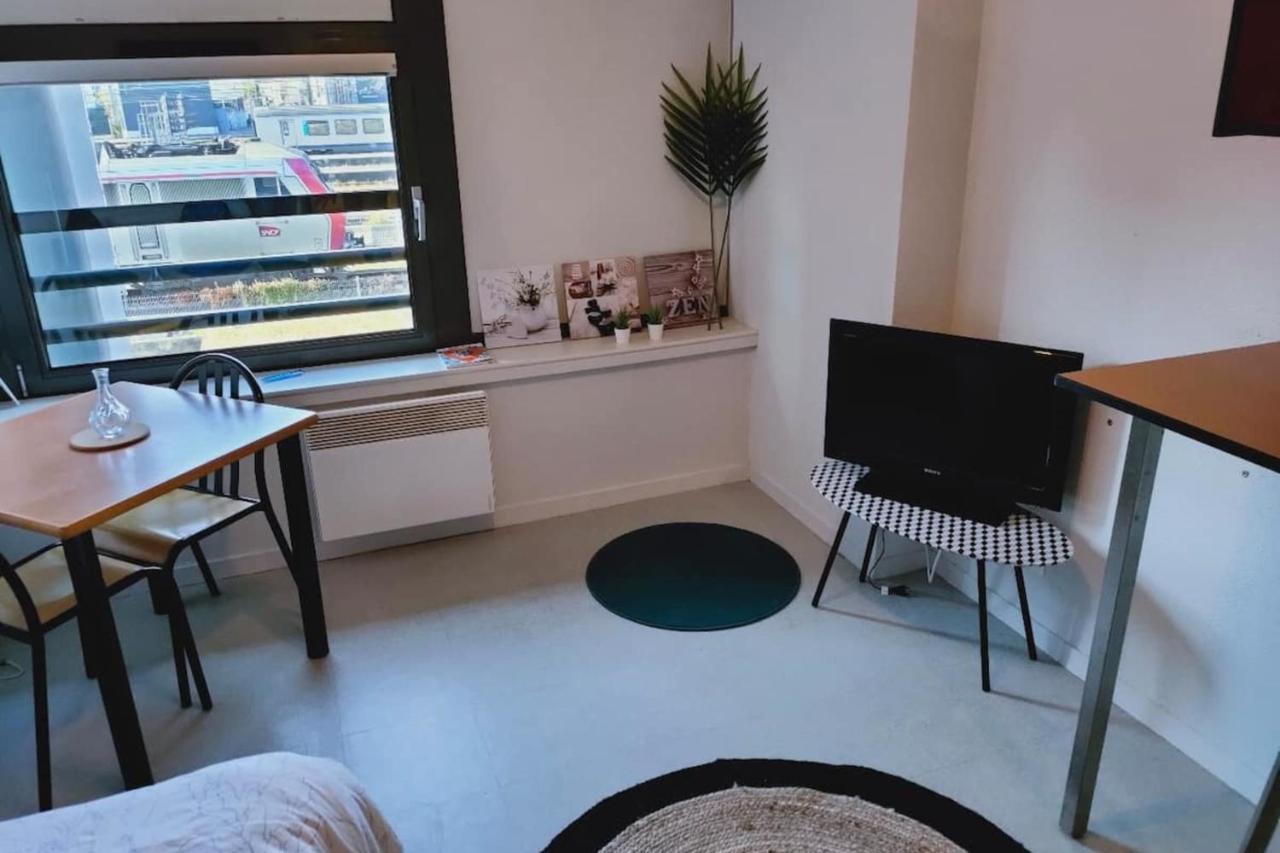 Ferienwohnung Studio Confortable Hyper Centre De Tours Exterior foto